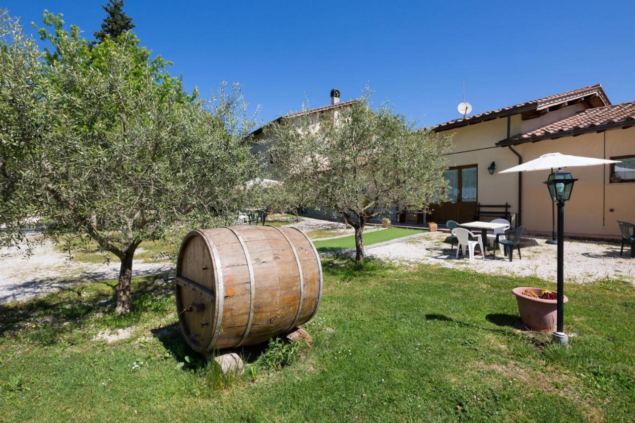 Agriturismo Casella Del Piano กุบบีโอ ภายนอก รูปภาพ
