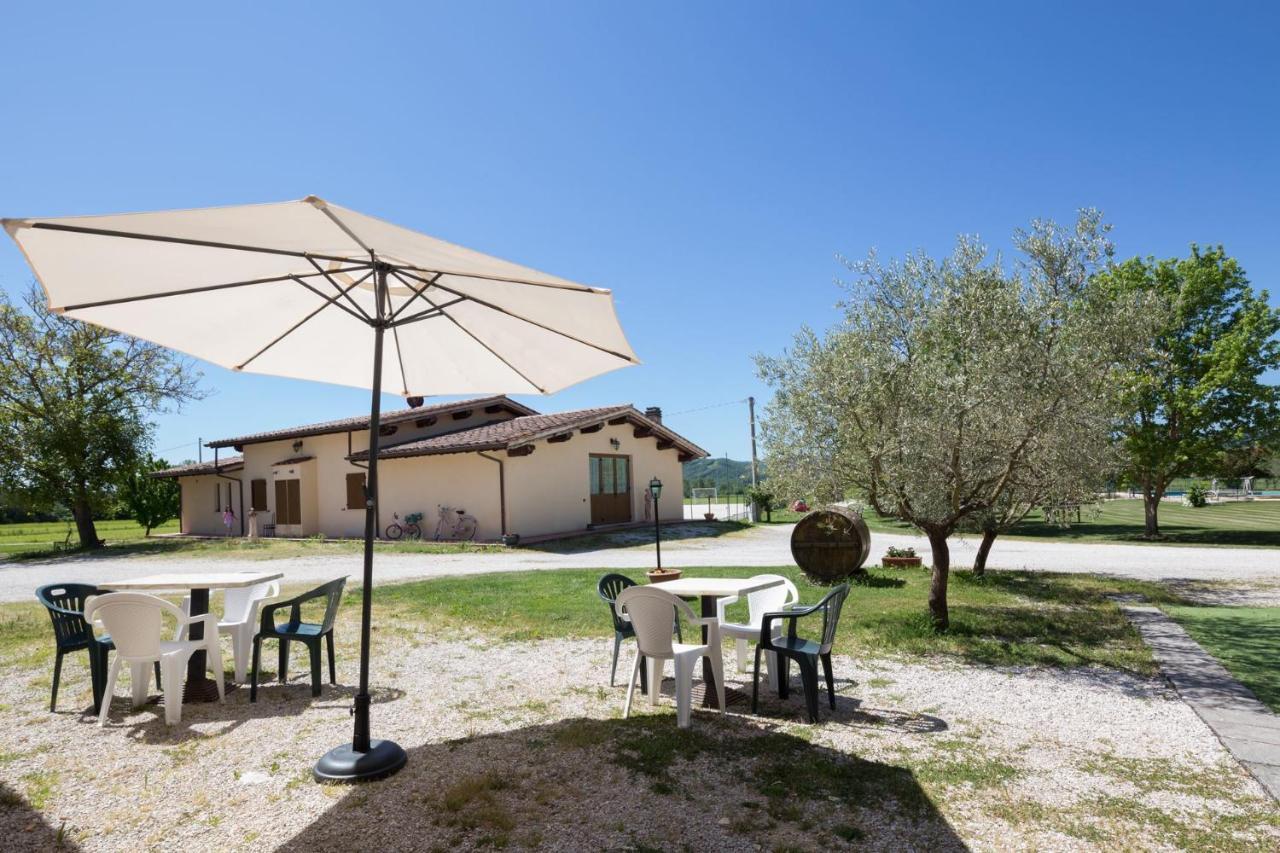 Agriturismo Casella Del Piano กุบบีโอ ภายนอก รูปภาพ