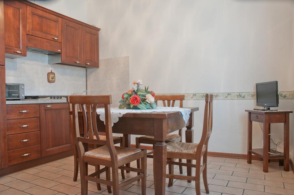 Agriturismo Casella Del Piano กุบบีโอ ห้อง รูปภาพ