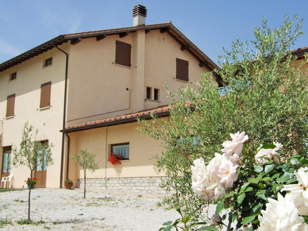 Agriturismo Casella Del Piano กุบบีโอ ภายนอก รูปภาพ