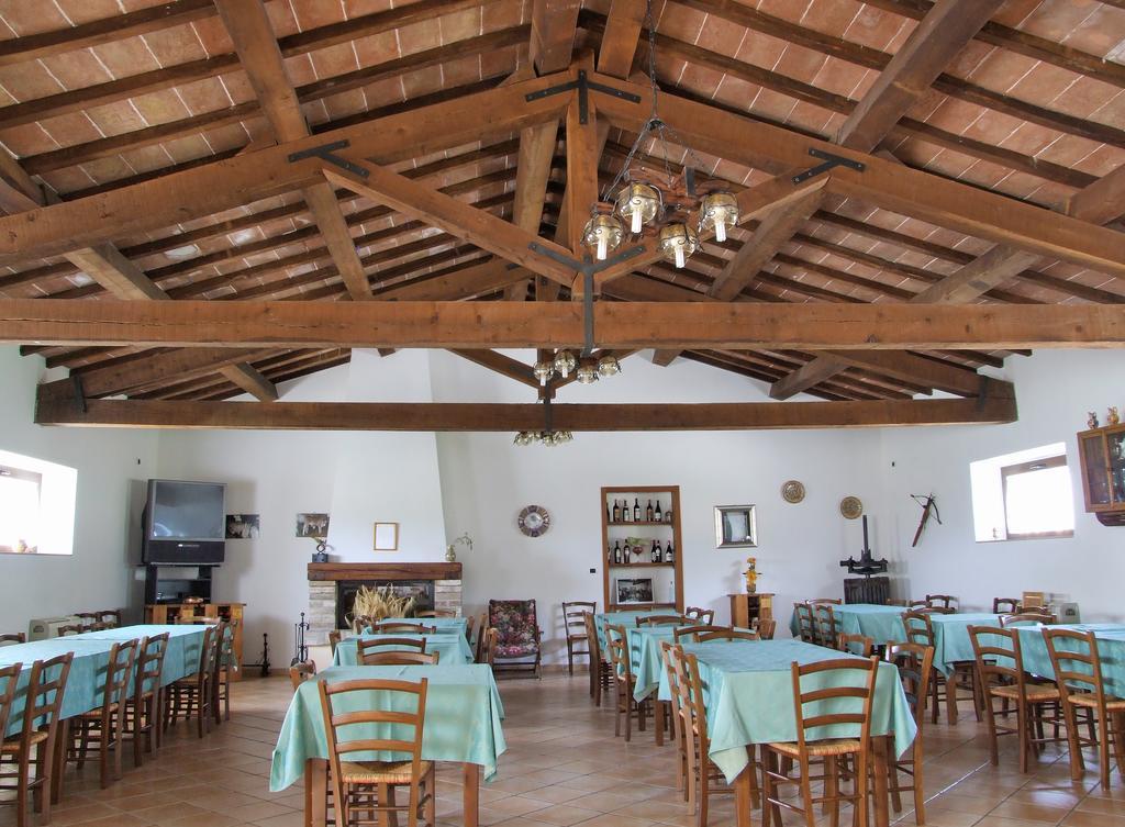 Agriturismo Casella Del Piano กุบบีโอ ภายนอก รูปภาพ