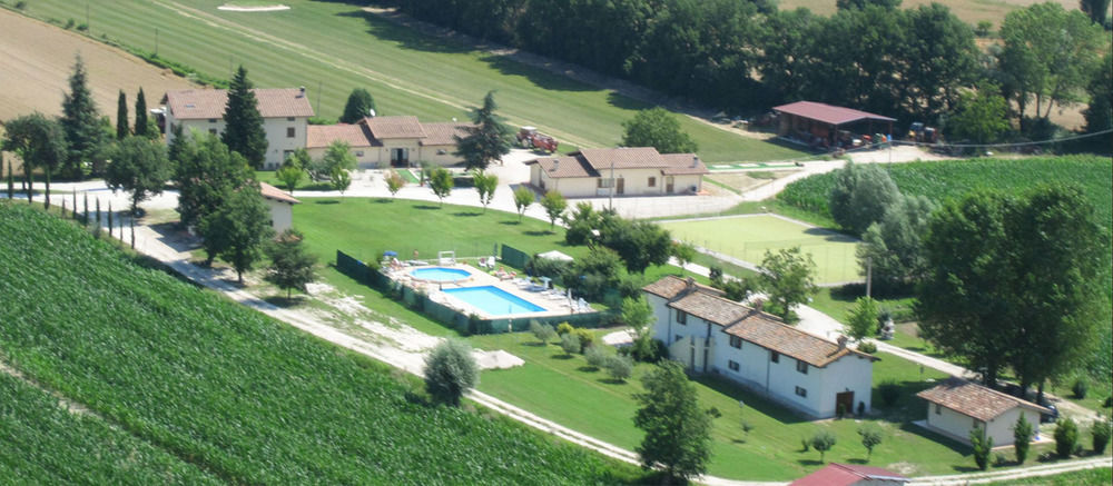 Agriturismo Casella Del Piano กุบบีโอ ภายนอก รูปภาพ